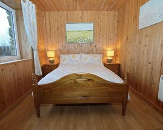 Canach Cottage - Isle of South Uist - Bedroom