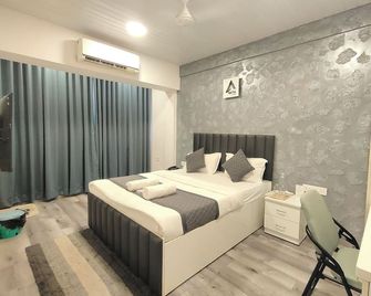Astha Kandivali Service Apartment - Mumbai