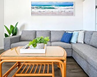 Beachfront Choices - Beach, Lagoon, Spa Ze1 - Alexandra Headland - Salon