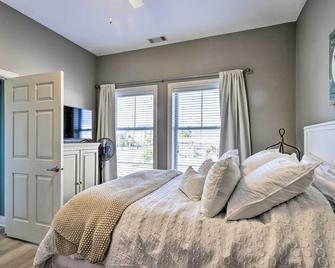 Dtwn Ludington Condo Balcony, Walk To Beach! - Ludington - Bedroom