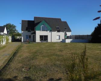 Quiet vacation home between St Malo and Cancale - Saint-Méloir-des-Ondes - Building