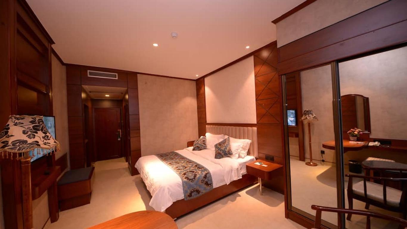 بريمين هوتل هارين ترين ستيشن