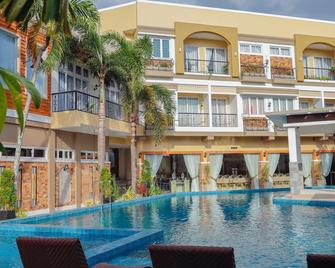 Ragazzi Resort Hotel - Naga City