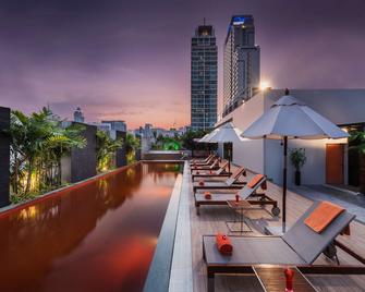 Radisson Suites Bangkok Sukhumvit - Bangkok - Balcony