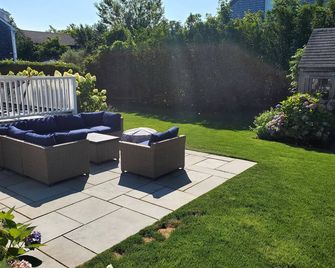 Outdoor Oasis in Town - Nantucket - Patio