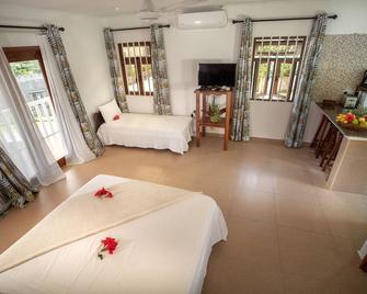 La Maison Hibiscus Self Catering Accommodation - Beau Vallon - Bedroom