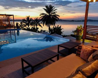 Divine Resort & Spa - Kampala - Bể bơi