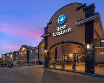 Best Western Strathmore Inn - Strathmore - Building