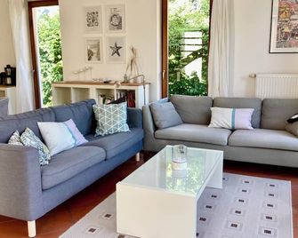 Stadtnah, Eigener Garten, Ruhig - Emden - Living room