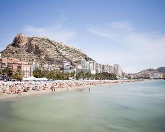 Dormirdcine Alicante - Alicante - Strand