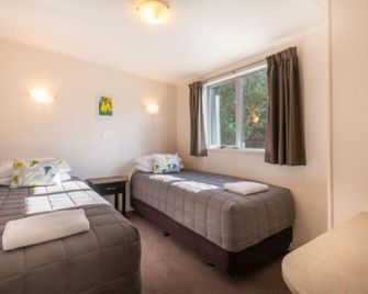 Blue Lake Top 10 Holiday Park - Rotorua - Schlafzimmer