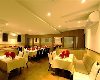 Hotel Royal Inn - Rajkot - Restaurante