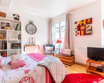 Le Cocon Centre Historique Studio Tout Inclus - Strasbourg - Bedroom