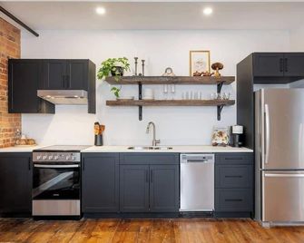 The 1850 Industrial Loft - Renfrew - Cocina