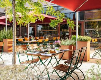 إن إتش فيينا إيربورت كونفرانس سنتر - فيينا - شرفة مرصوفة