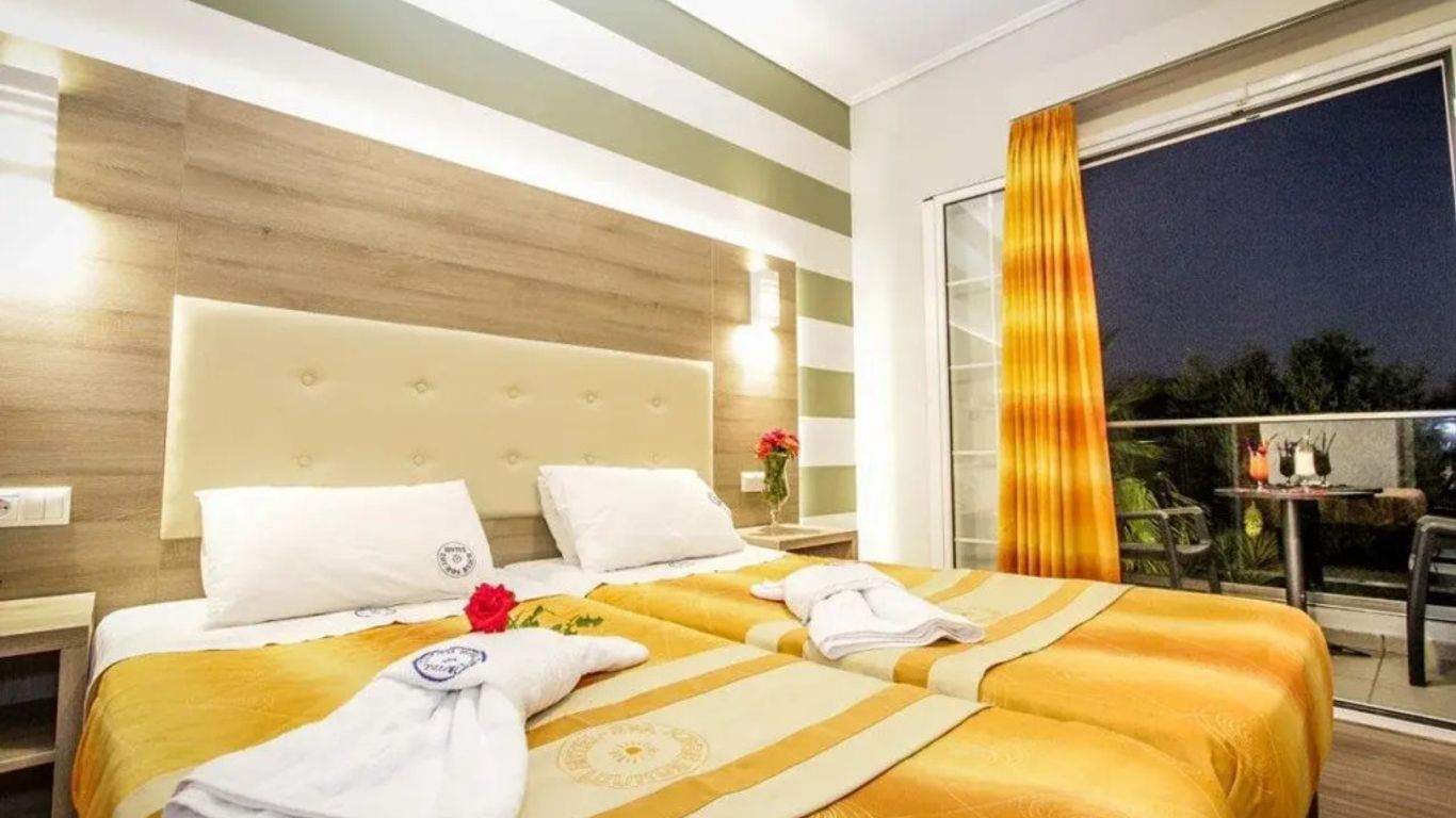 لوروس بيتش هوتل سبا