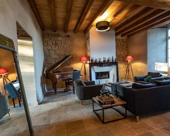 Village castle - Pool, sauna & fitness - 7 ensuite bedrooms with AC - Lagraulet-du-Gers - Sala de estar