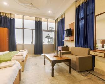 Hotel Varuni Mcleodganj - Dharamshala - Phòng ngủ