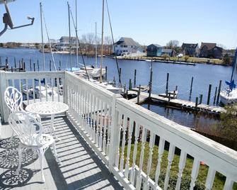 Inn at Rivers Edge Marina - Forked River - Balcón