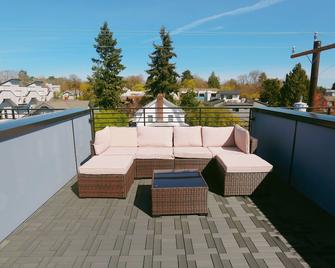 Brand New Townhouse w/Parking, Walk to the Zoo! - سياتل - شرفة