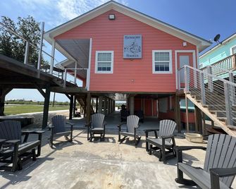 Hackberry Hooker - Private Canal - Hackberry - Patio