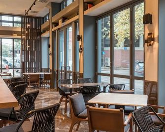 Aya Hotel - Drama - Restaurant