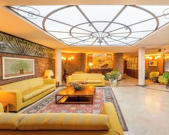 Altea Suites Hotel Residence - Pomezia - Лоббі