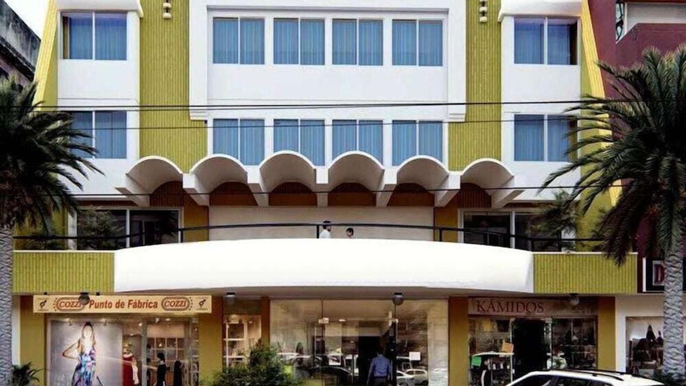 Hotel Puerta de Oro