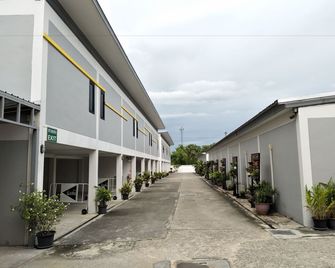 Nunglen Hotel - Chonburi - Edificio