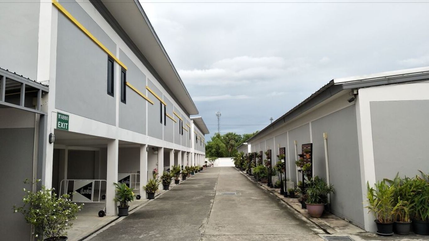 โรงแรมนั่งเล่น