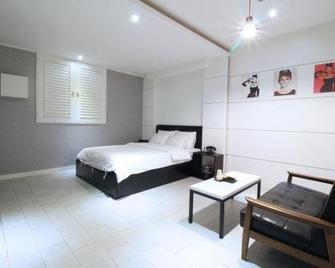 S hotel - Bucheon - Bedroom