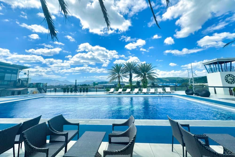 Le Charme Suites Subic - Olongapo - Pool