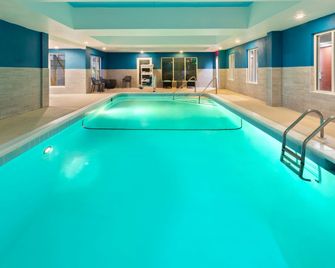 Hampton Inn & Suites Scottsburg - Scottsburg - Bazén