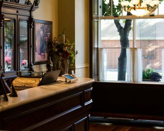 Hotel Diamond - Chico - Lobby