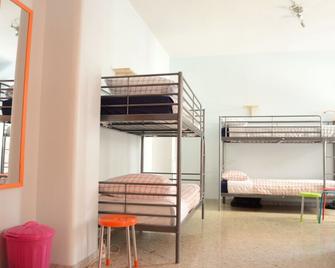 Olive Tree - Hostel - Bari - Bedroom