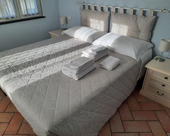 B&B Vignola - Levanto - Schlafzimmer