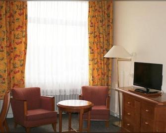 Hotel Kronprinz - Emden - Wohnzimmer