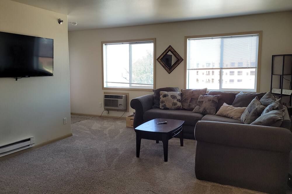 Downtown 4 Bed Flat - Fargo - Pokój dzienny