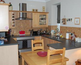 Lomond Castle Apartment - Alexandria - Kitchen