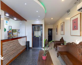 Zen Rooms Ranchotel Tunasan - Muntinlupa - Rezeption