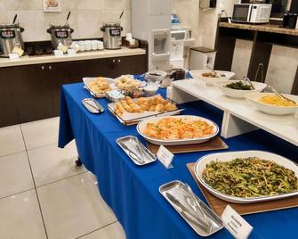 Toyoko Inn Sendai Higashi-guchi No.1 - Sendai - Buffet