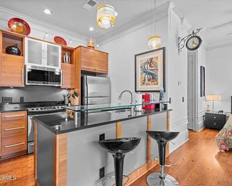 Downtown Condobalconyriverpet Friendlybeach - Wilmington - Cozinha