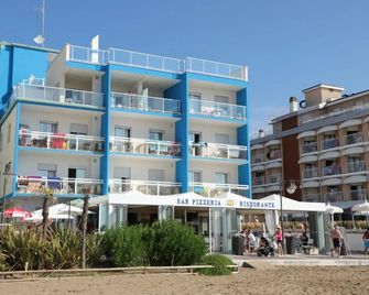 Hotel Tizian Beach - Caorle - Building