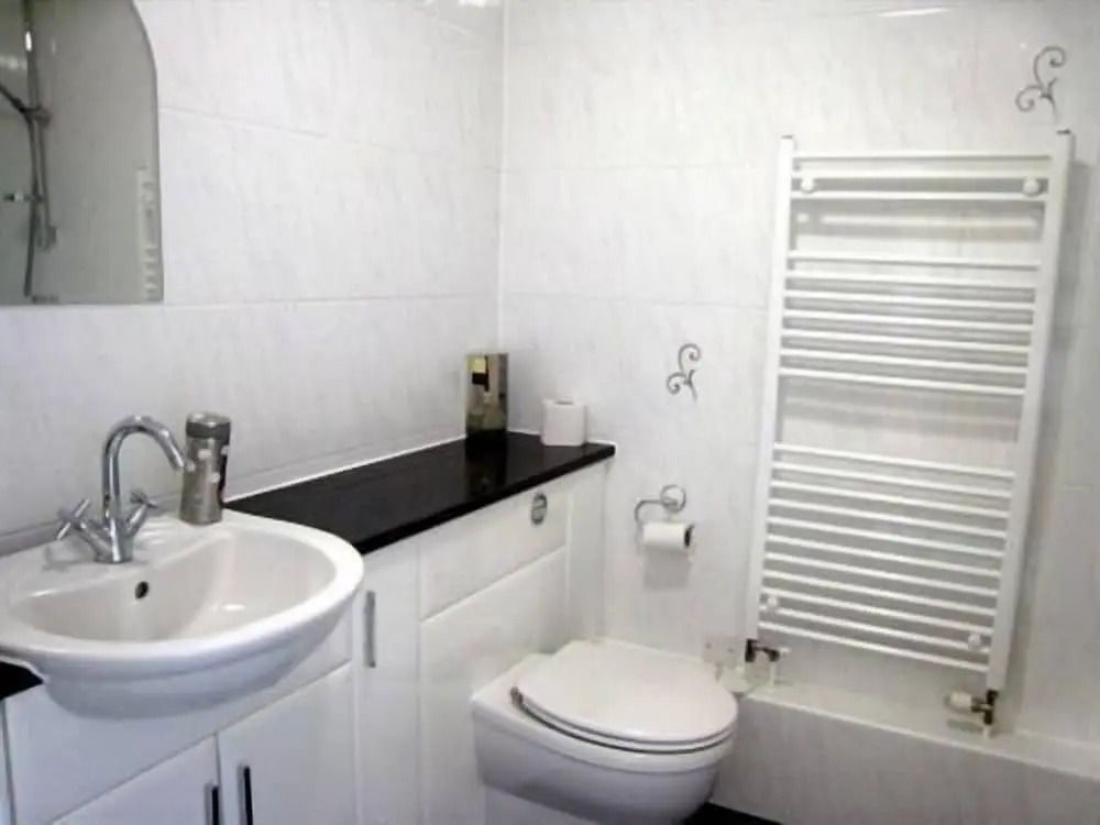 Charles House - Windsor Castle - ווינדזור - חדר רחצה