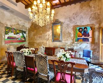 Villa Herencia Hotel - San Juan - Ruang makan
