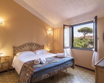 Nice apartment for 4 guests with TV and patio - Anzio - Bedroom