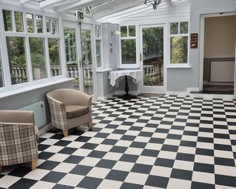 Warren Lodge Hotel - Shepperton