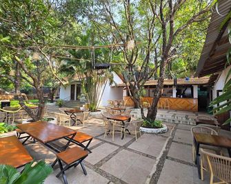 Joe Banana Stays - Anjuna - Patio