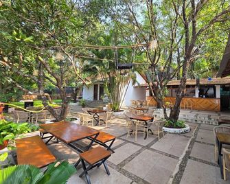 Joe Banana Stays - Anjuna - Patio