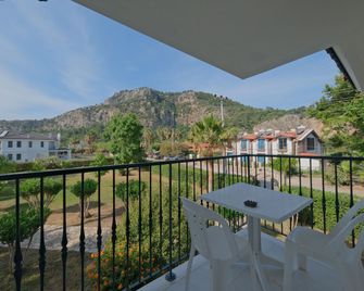 Club Mel Holiday - Dalyan (Mugla) - מרפסת